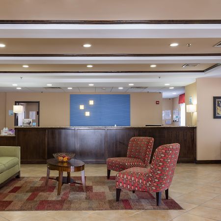Holiday Inn Express Hartford-Newington By Ihg Экстерьер фото