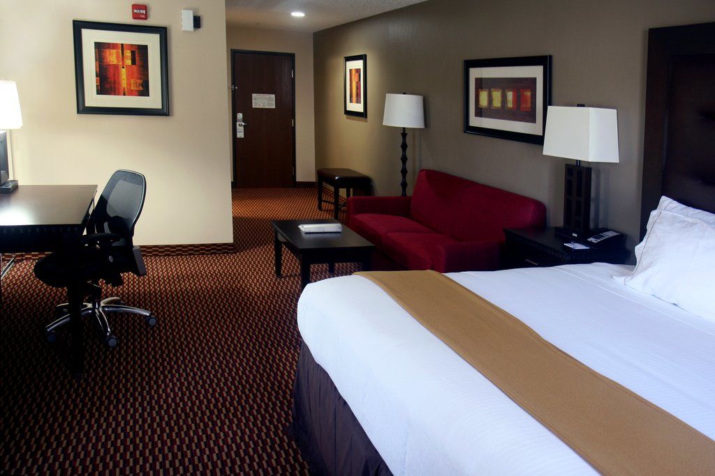 Holiday Inn Express Hartford-Newington, An Ihg Hotel Экстерьер фото